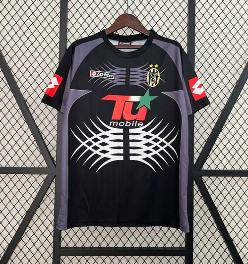 Juventus Goalkeeper Retro 2001/2002