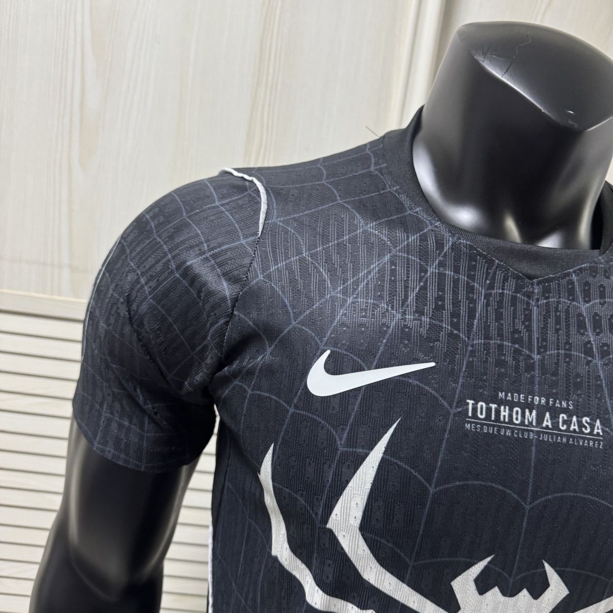 FC Barcelone Édition Spéciale Spider-Man Maillot Noir 2026-27 – Version Joueur – Image 4