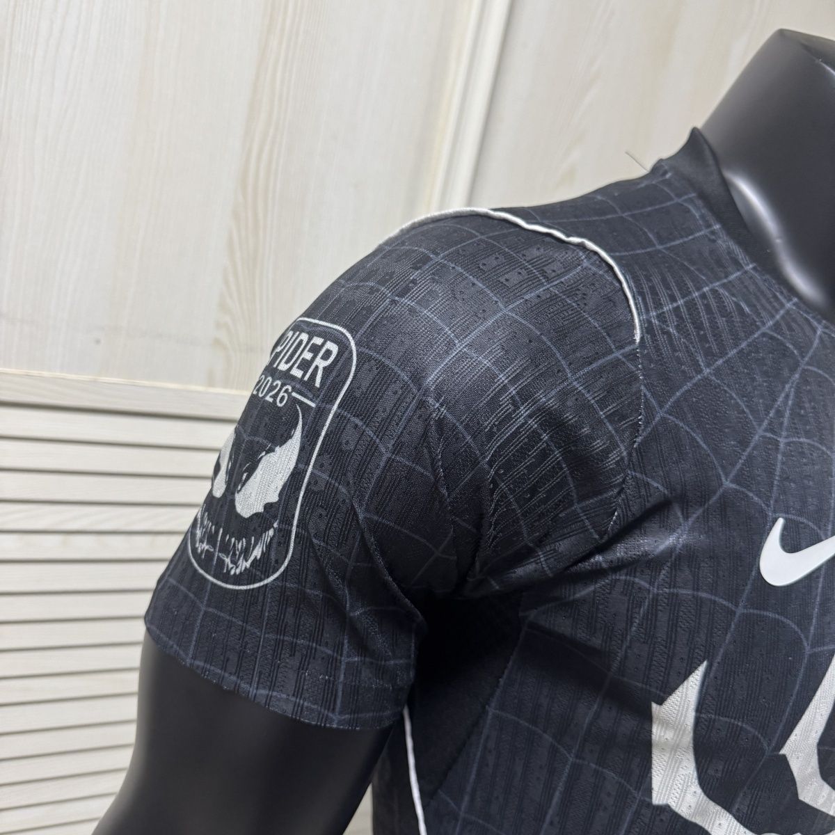 FC Barcelone Édition Spéciale Spider-Man Maillot Noir 2026-27 – Version Joueur – Image 6